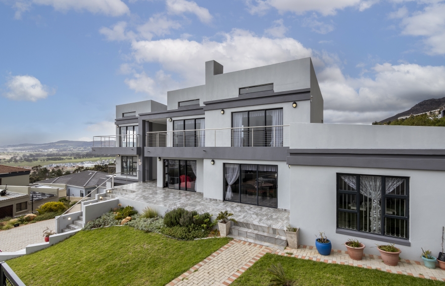 3 Bedroom Property for Sale in Mountainside Western Cape